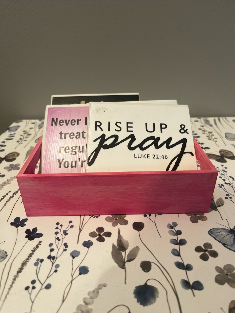 Inspirational Wooden Sign Set - Pink Holder